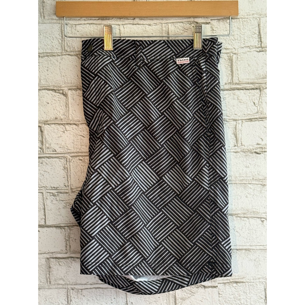 Ibiza Ocean Club Men's 36
Black Stripe Snap Swim Trunk Pocketed Shorts